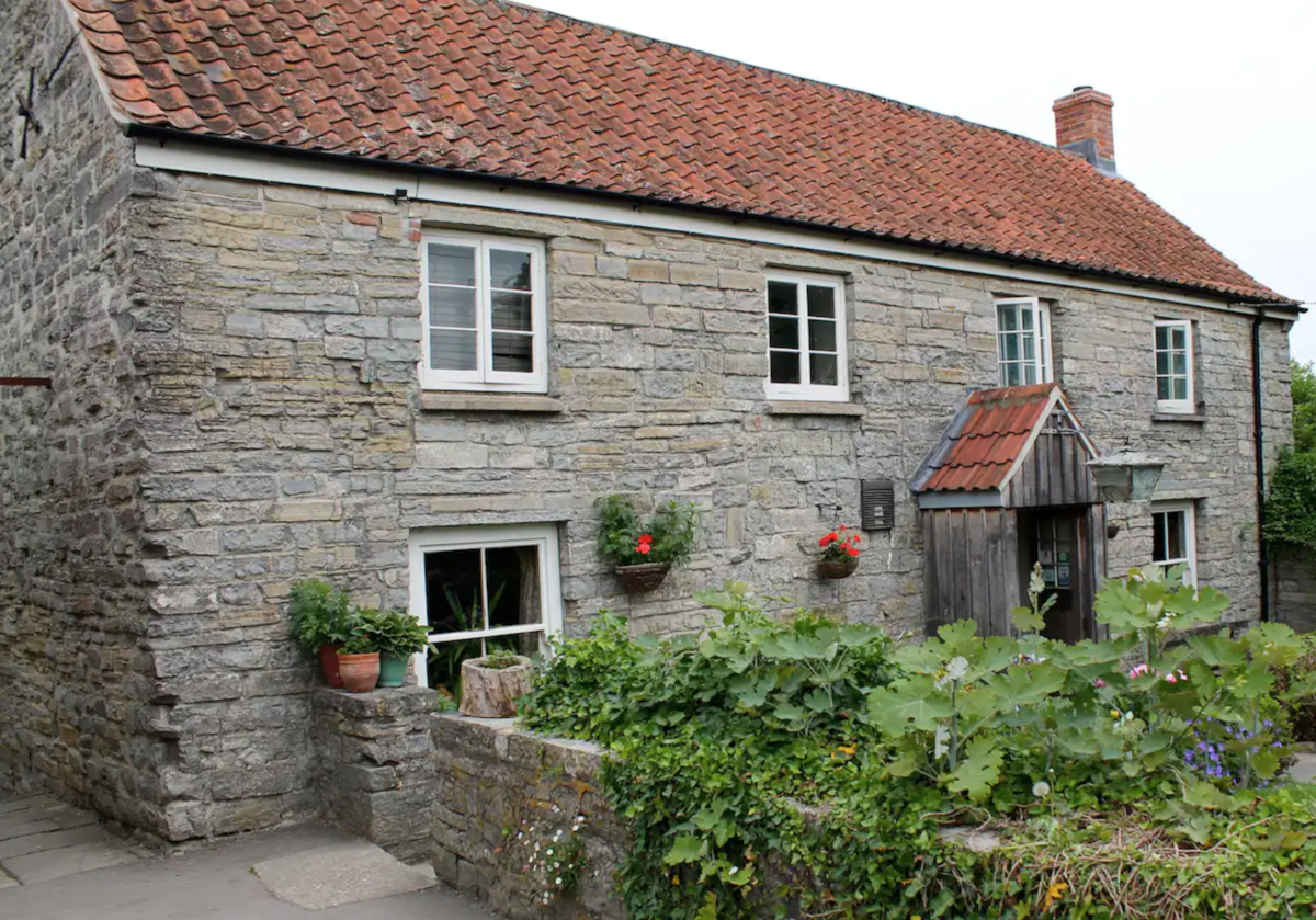 The stone-built Halfway House pub in Pitney
